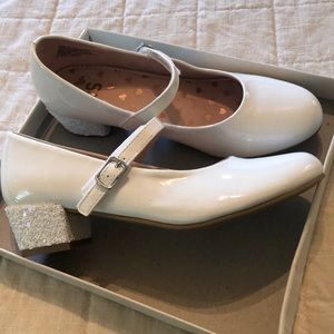 Size 3 Girls Dress Shoe